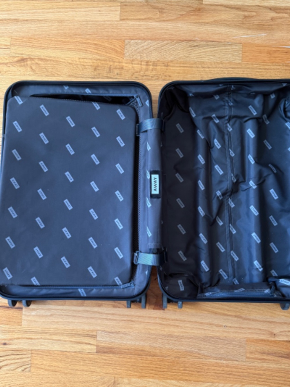Away The Bigger Carry on Luggage - Picture 8 of 14